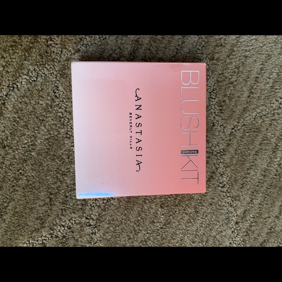 Blush/bronzer - Picture 3 of 3